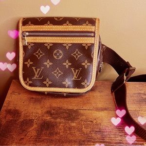 Authentic Vintage LV Fanny pack.
